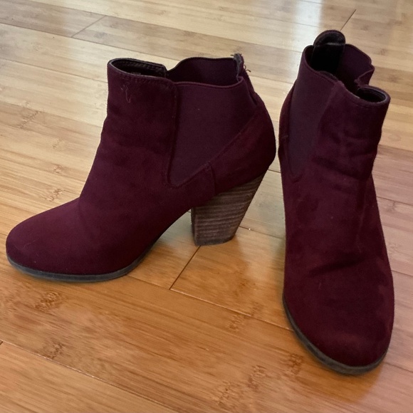 Call It Spring Burgundy Faux Suede Ankle Bootie Size 6 - Picture 1 of 7